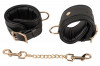 Черные наручники Leather Handcuffs на карабинах
